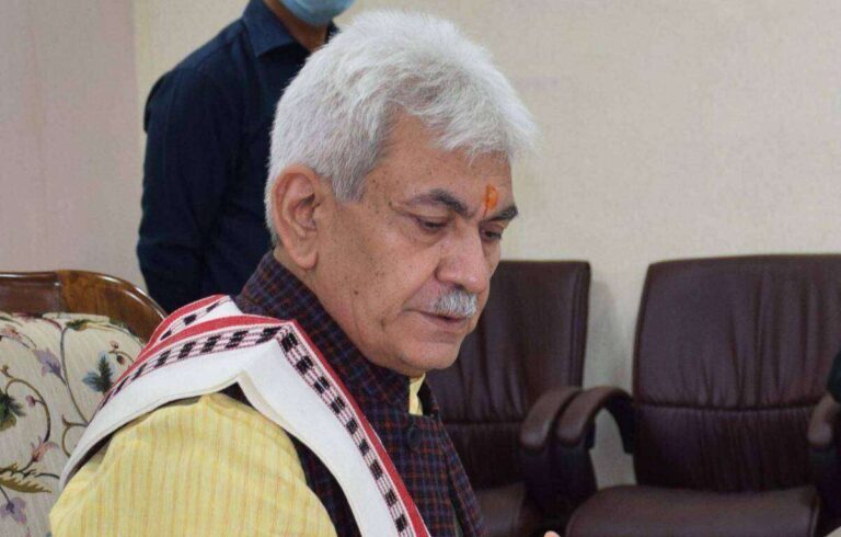 Lt. Governor flags off ‘Physics Bharat Yatra’ from Udhampur