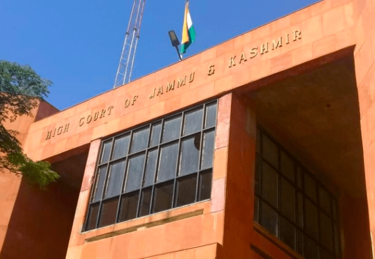 Govt houses to Azad, Raina: High Court grants last opportunity to UT to file status report