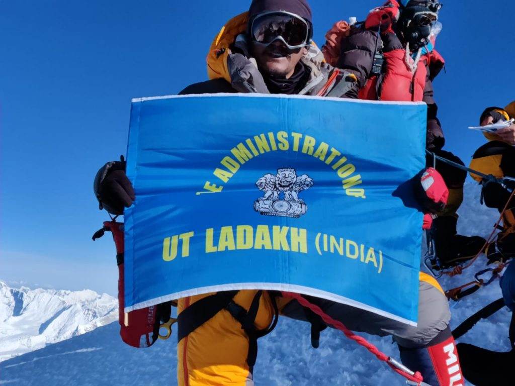 Jigmet ladakh mountaineer scaled Mt Everest