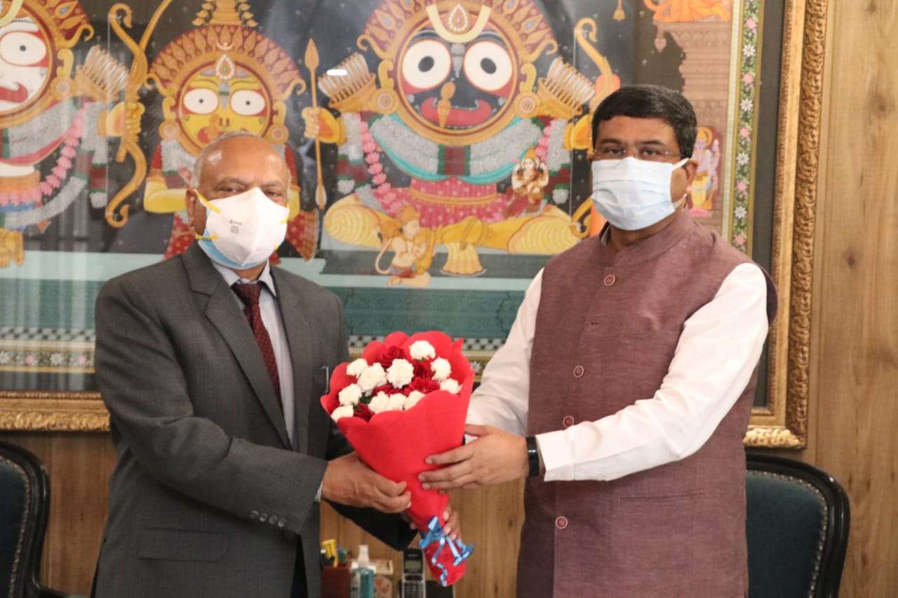 RK Mathur meeting with Education Min