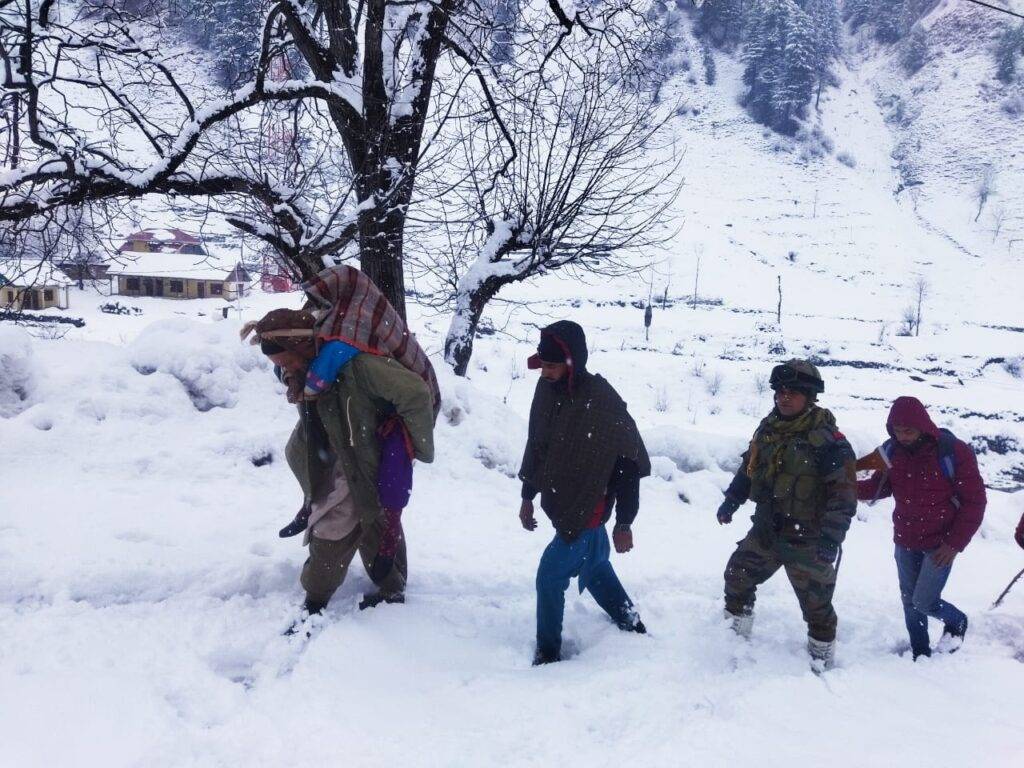 Indian Army rescues woman in Kashmir