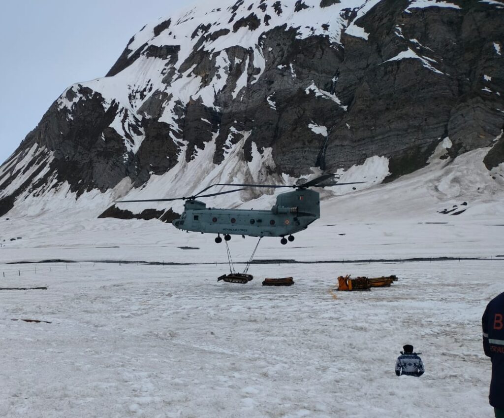 Chinook helicopter near Amarnath cave-