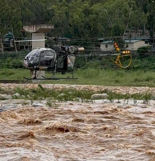 2 labourers buried under landslide, 5 injured in Reasi–Army rescues minor boy in Rajouri