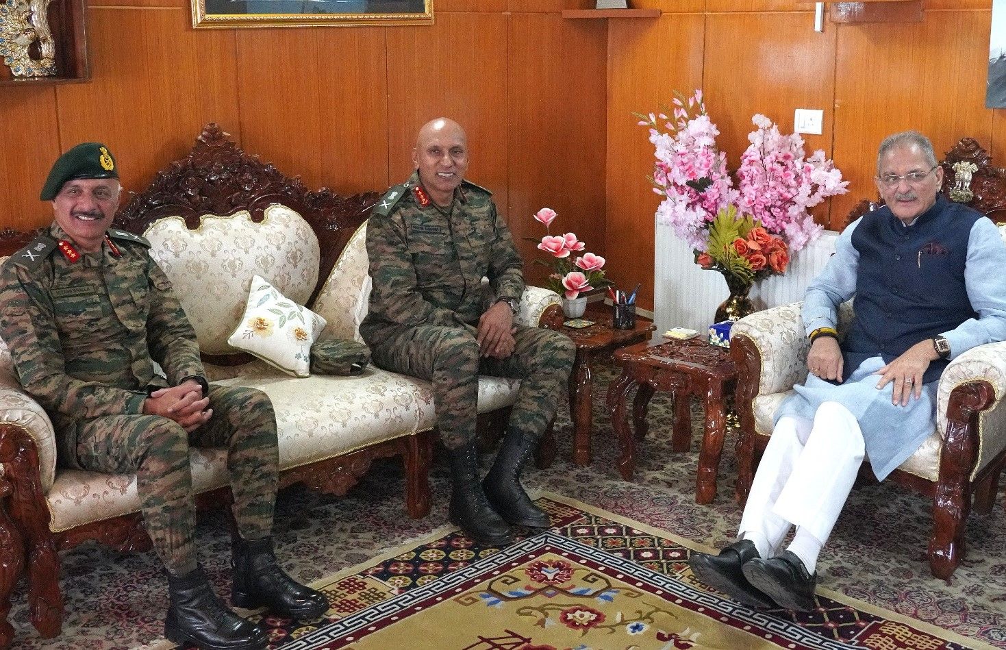 Northern Army Commander meets Ladakh LG over Leh situation