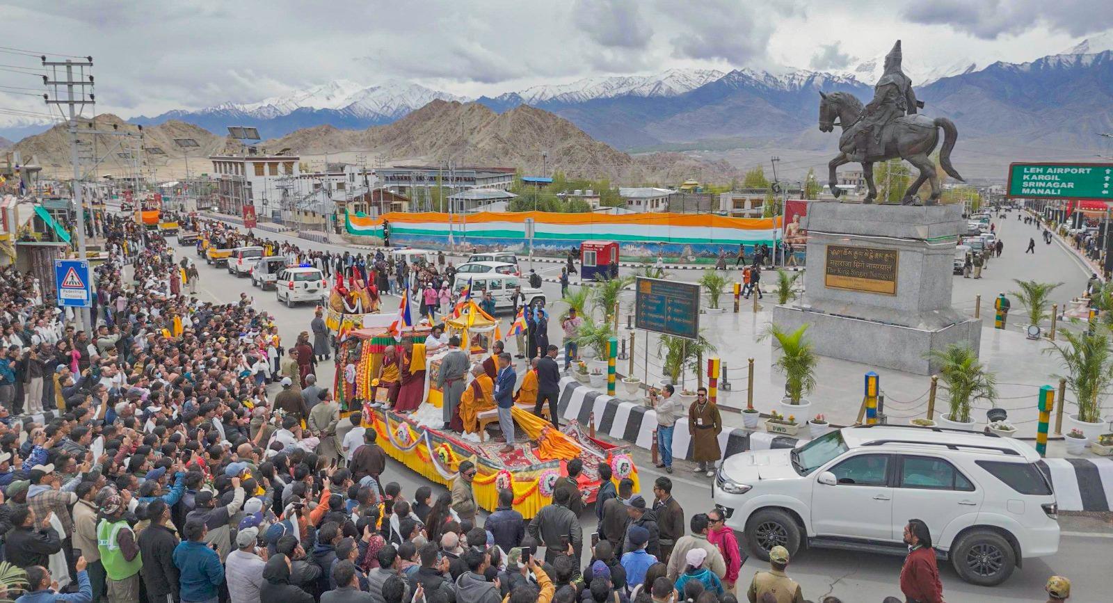 Hundreds flock to Jive-Stal for Buddha Relics darshan in Leh