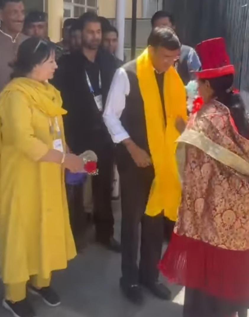 Mansukh Mandaviya receives traditional Ladakhi welcome in Leh; encourages youth to lead nation-building efforts