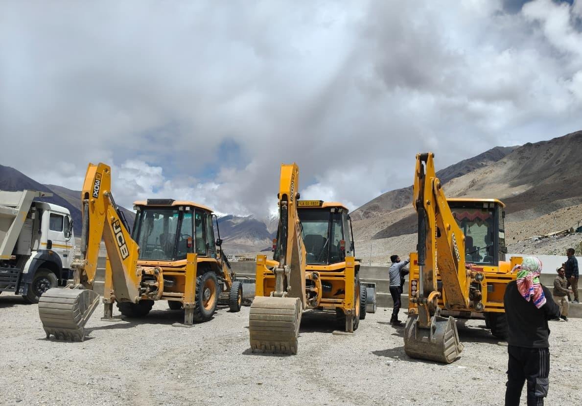 Illegal mining spreads to remote Ladakh border areas, 3 JCBs, 7 tippers seized