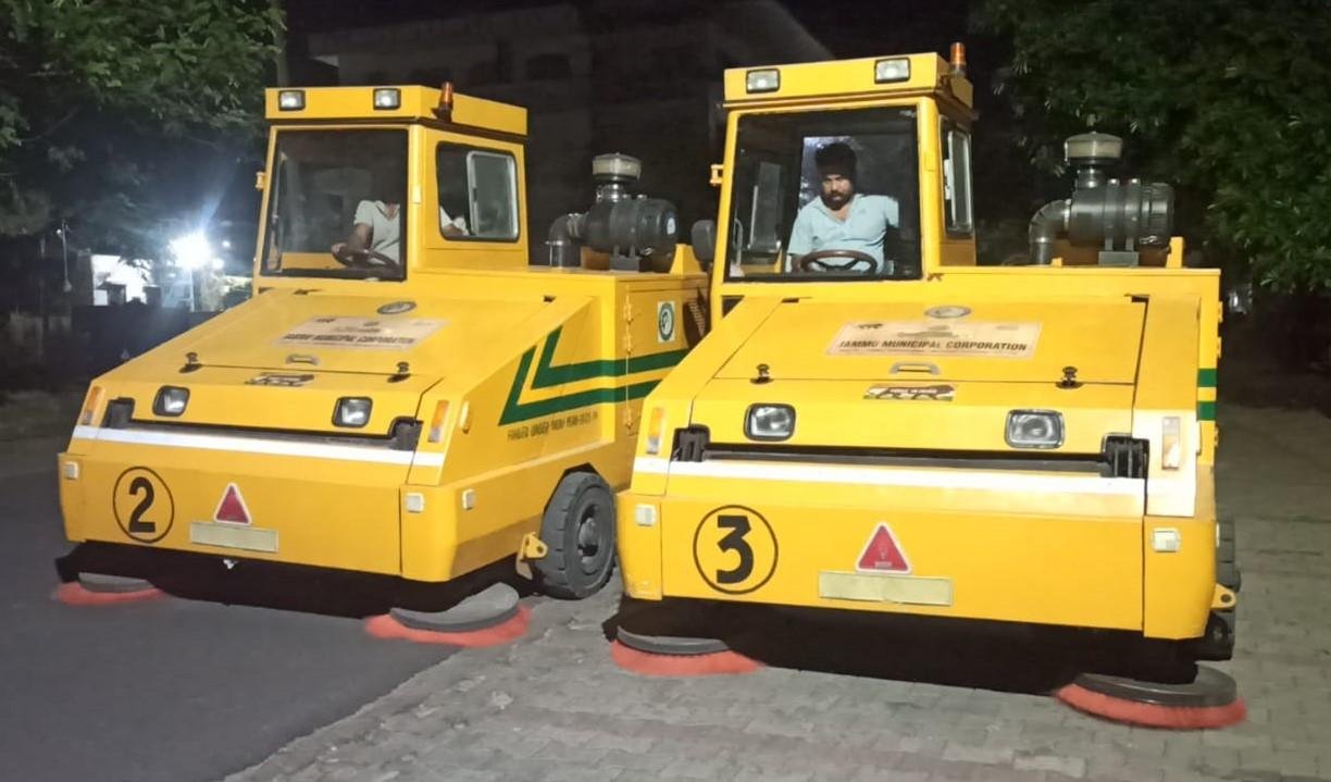 Italy-made road sweeping vehicles deployed to keep Jammu clean