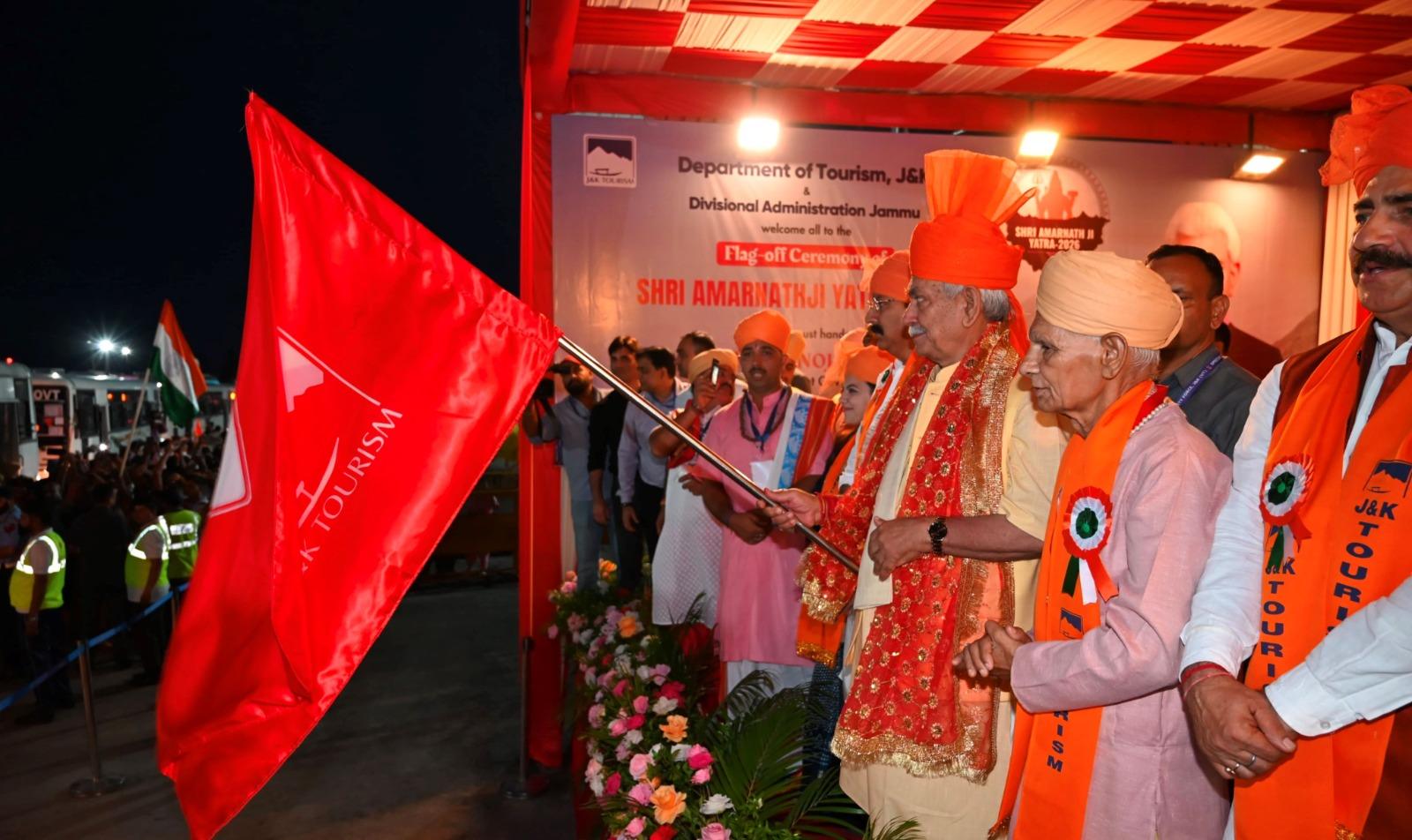 Amarnath Yatra 2026 Begins: Spiritual fervour marks grand flag-off by LG Manoj Sinha; First batch of 4,800 pilgrims proceeds from Jammu under tight security