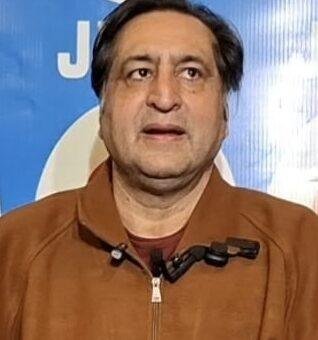 Lone accuses regional imbalance in issuance of EWS certificates in J&K