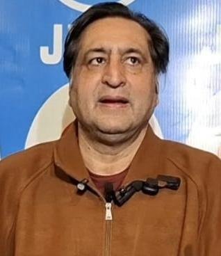 Lone accuses regional imbalance in issuance of EWS certificates in J&K