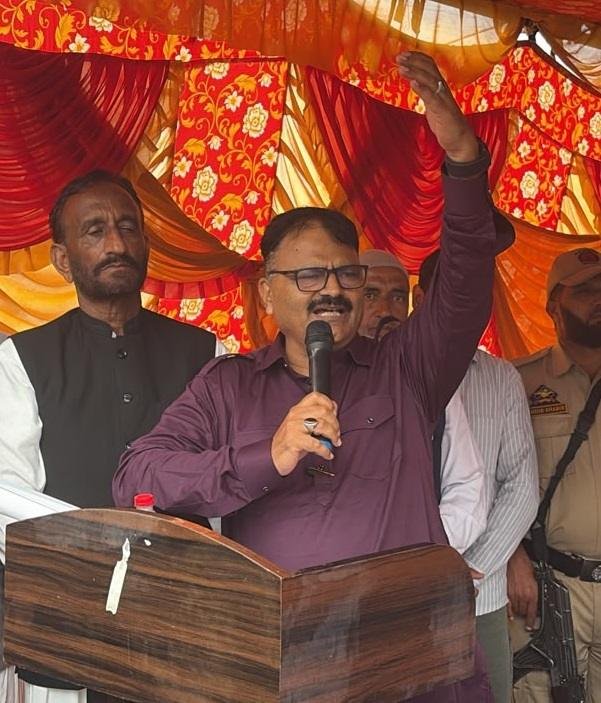Javed Rana lays foundation  for Rs 3.35 cr helipad in border village near Mendhar