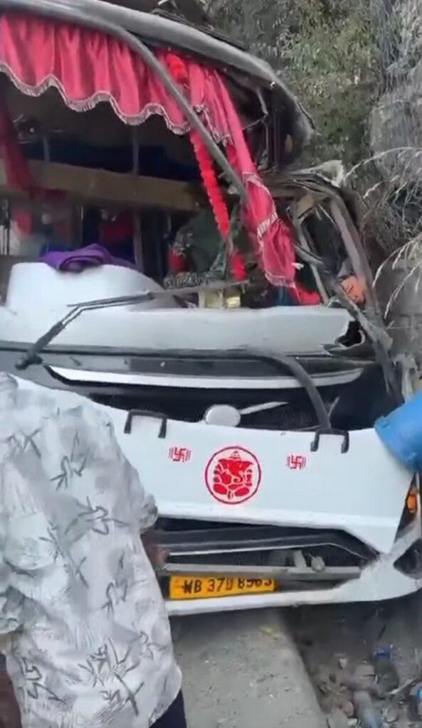 Woman tourist from West Bengal killed, 38 injured in bus accident on Jammu-Srinagar highway